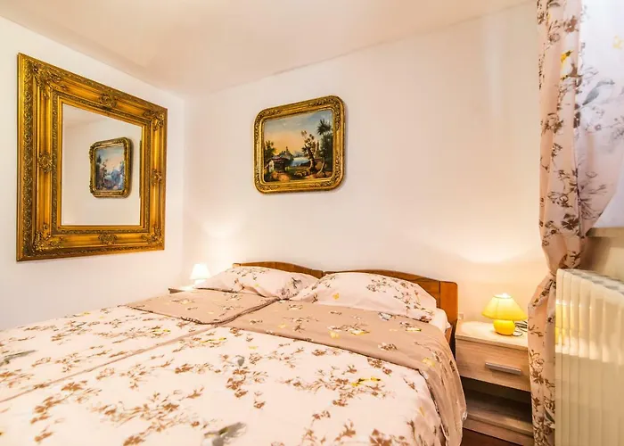 Marina Apartament *